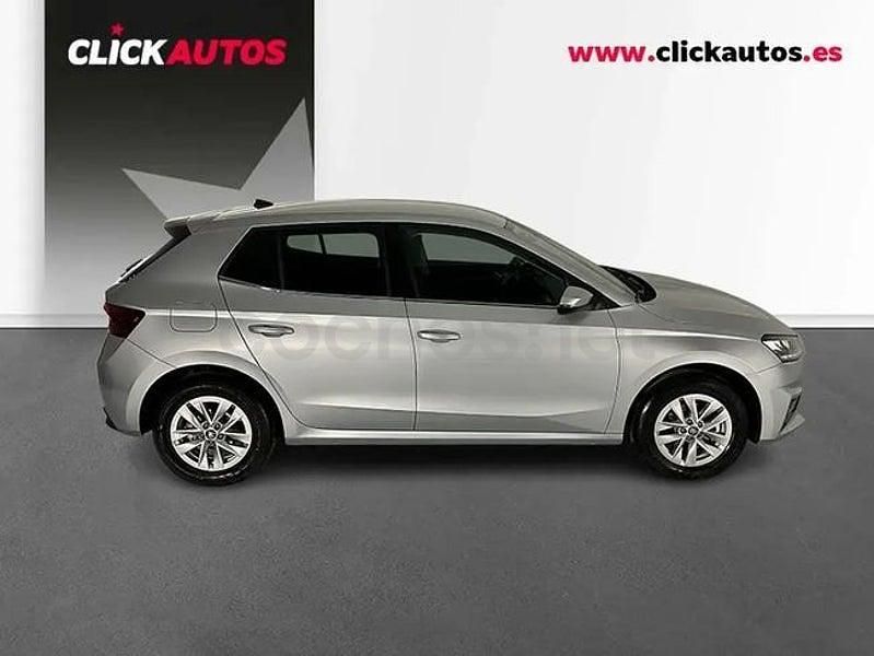 Usado Skoda Fabia Selection 115 CV (84 kW) 2025 Gris / plata Utilitario