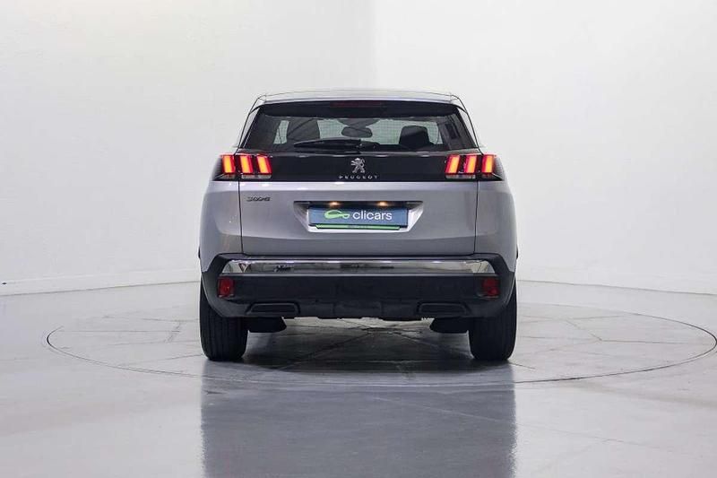 Usado Peugeot 3008 Allure 131 CV (96 kW) 2018 Gris SUV