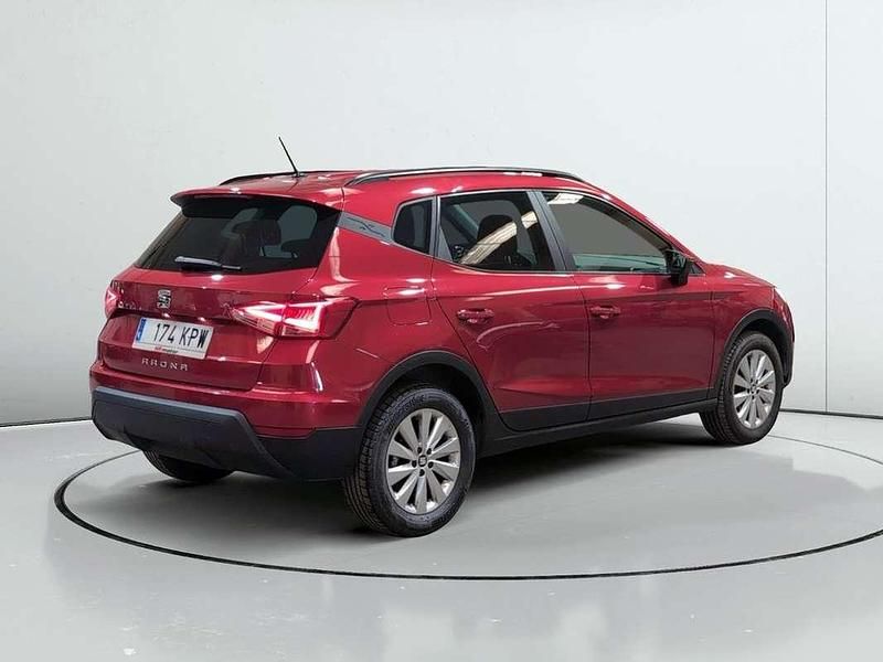 Usado Seat Arona Style 117 CV (86 kW) 2018 Rojo SUV