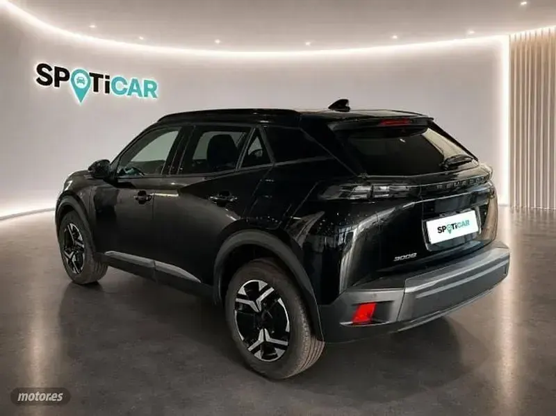 Usado Peugeot 2008 Allure 100 CV (73 kW) 2023 Negro SUV