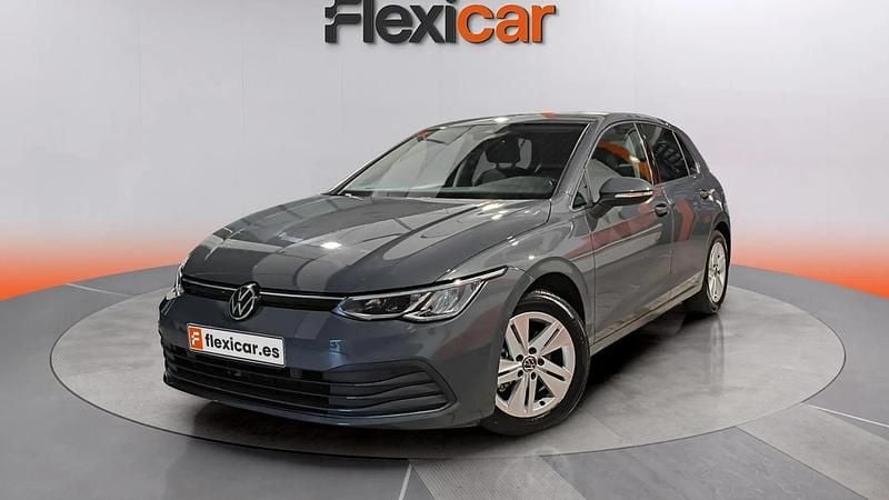 Usado VW Golf VIII Life 131 CV (96 kW) 2021 Gris Berlina