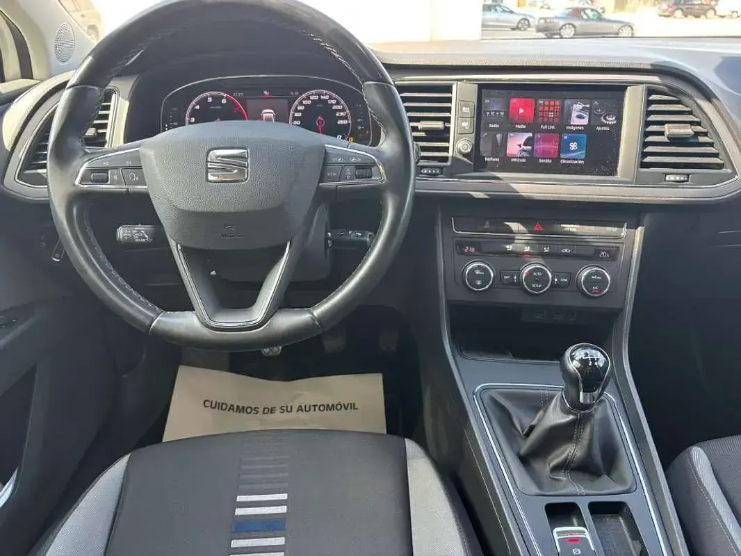 Usado Seat Leon Style 131 CV (96 kW) 2018 Blanco Utilitario