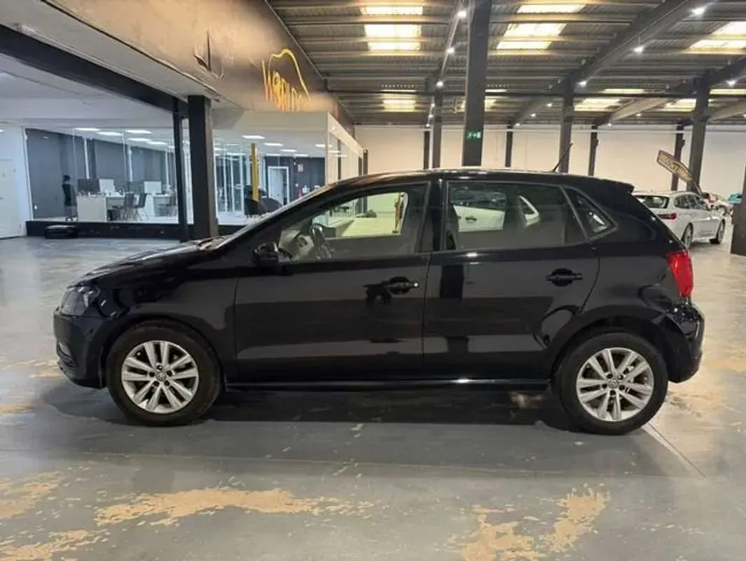 Usado VW Polo 75 CV (55 kW) 2017 Negro Utilitario