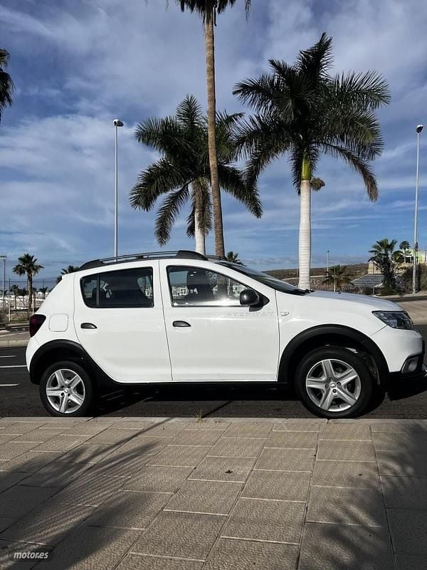 Usado Dacia Sandero Essentiel 90 CV (66 kW) 2017 Blanco SUV