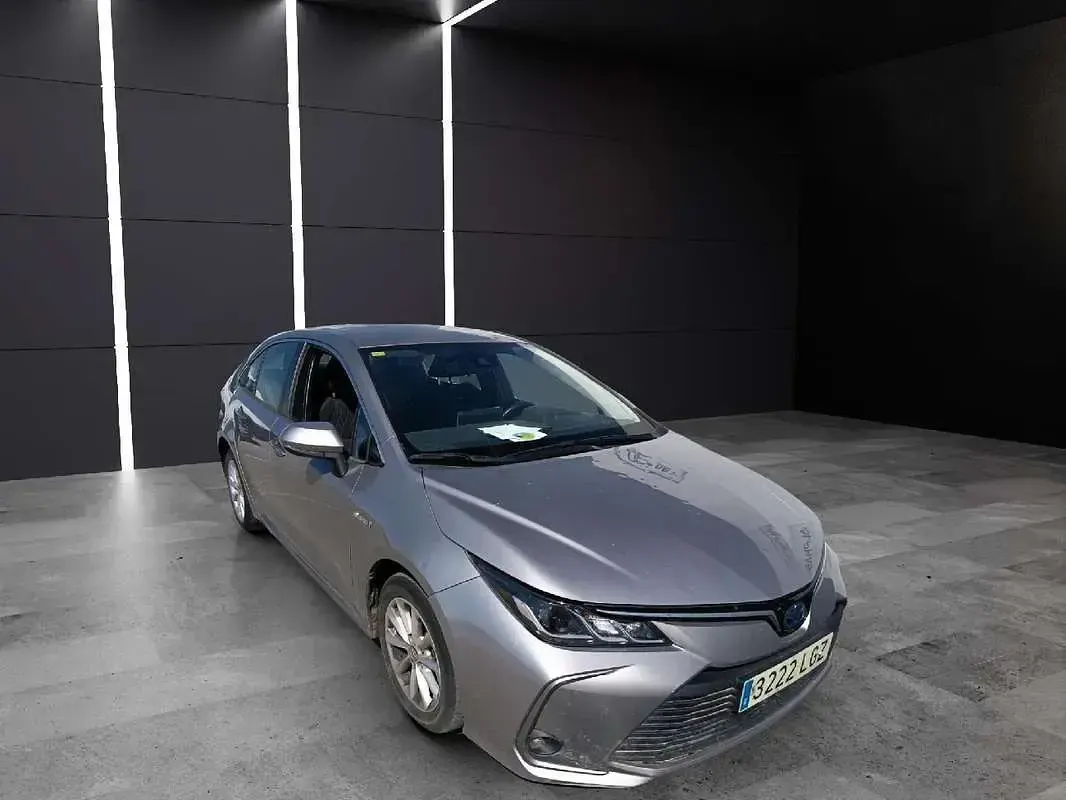 Usado Toyota Corolla Active 122 CV (89 kW) 2020 Gris Berlina