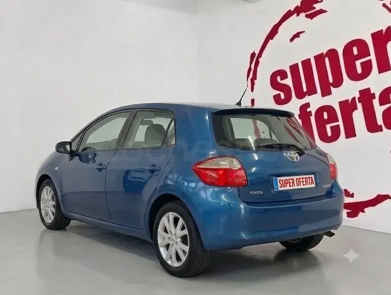 Usado Toyota Auris Live 132 CV (97 kW) 2012 Azul Berlina
