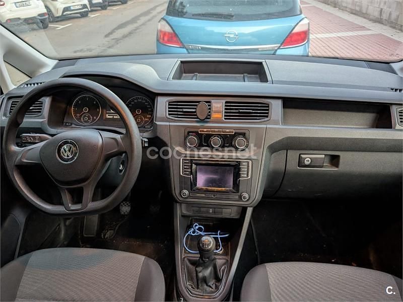 Usado VW Caddy Trendline 102 CV (75 kW) 2018 Blanco Monovolumen