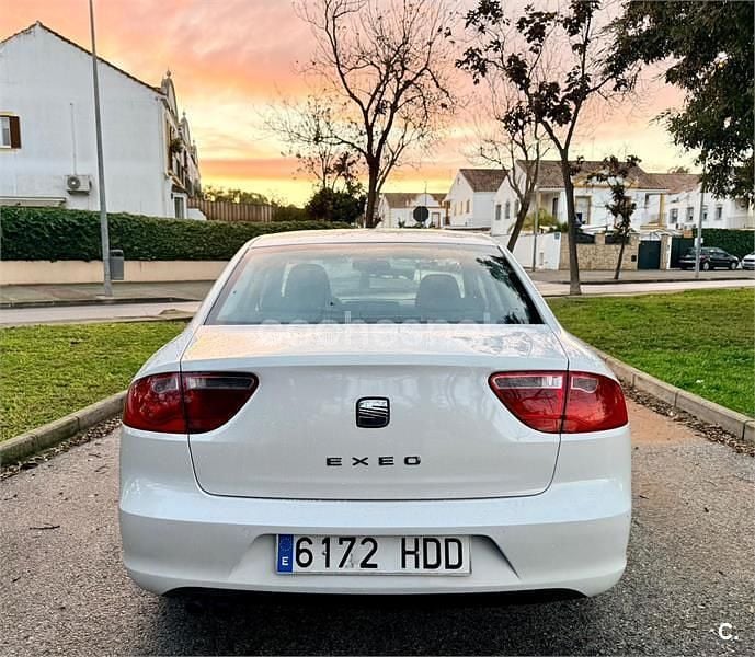 Usado Seat Exeo Reference 120 CV (88 kW) 2011 Blanco Berlina