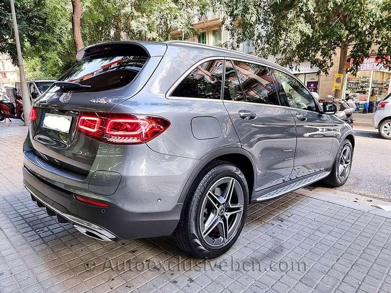 Usado Mercedes GLC300e 320 CV (235 kW) 2021 Gris / plata SUV
