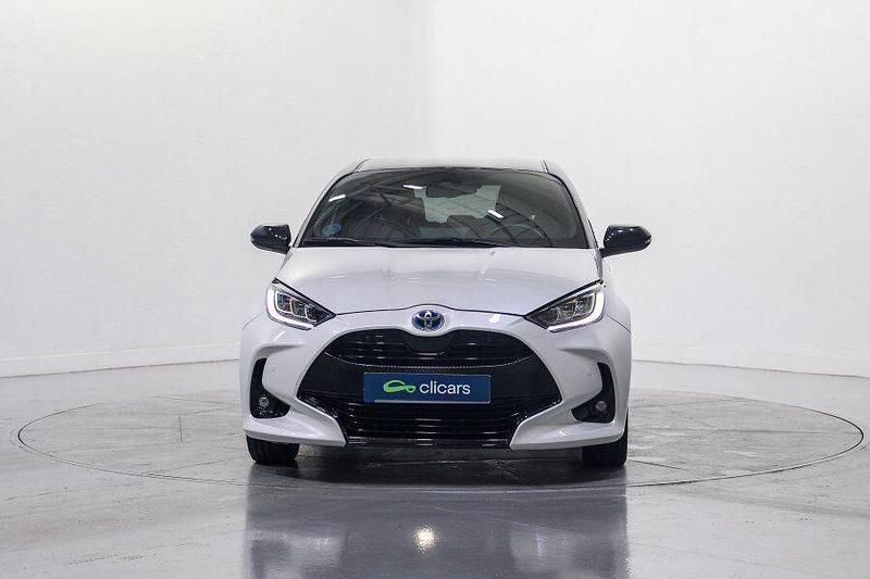 Usado Toyota Yaris Hybrid Plus 116 CV (85 kW) 2022 Blanco Berlina