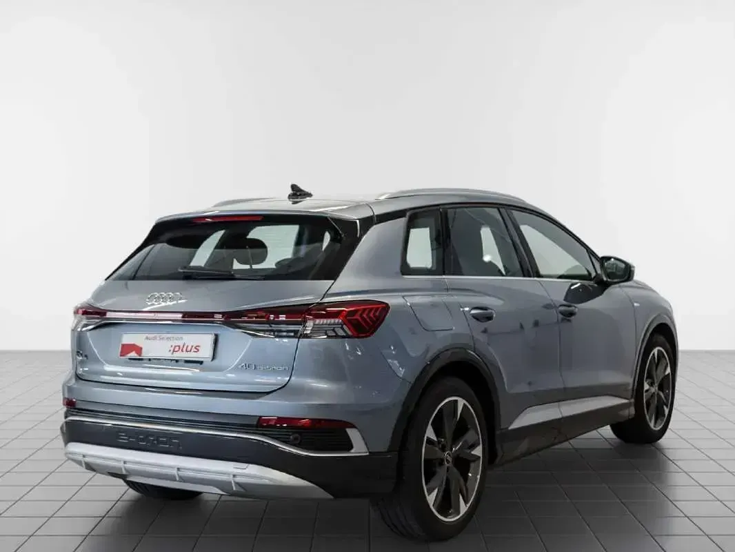 Usado Audi Q4 e-tron S-Line 150 kW (204 HP) 2023 Azul SUV