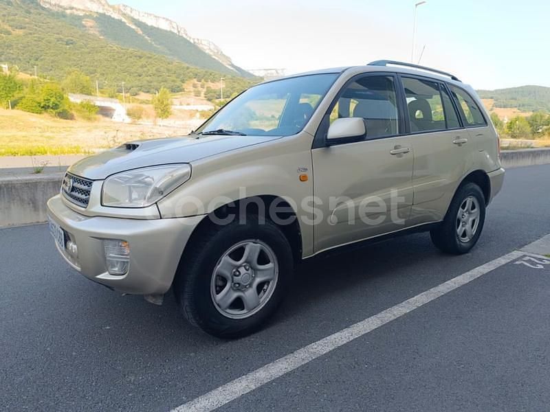 Beige Usado 2002 Toyota RAV4 Luna SUV | 5490 € (Precio justo) - Imagen 1/4