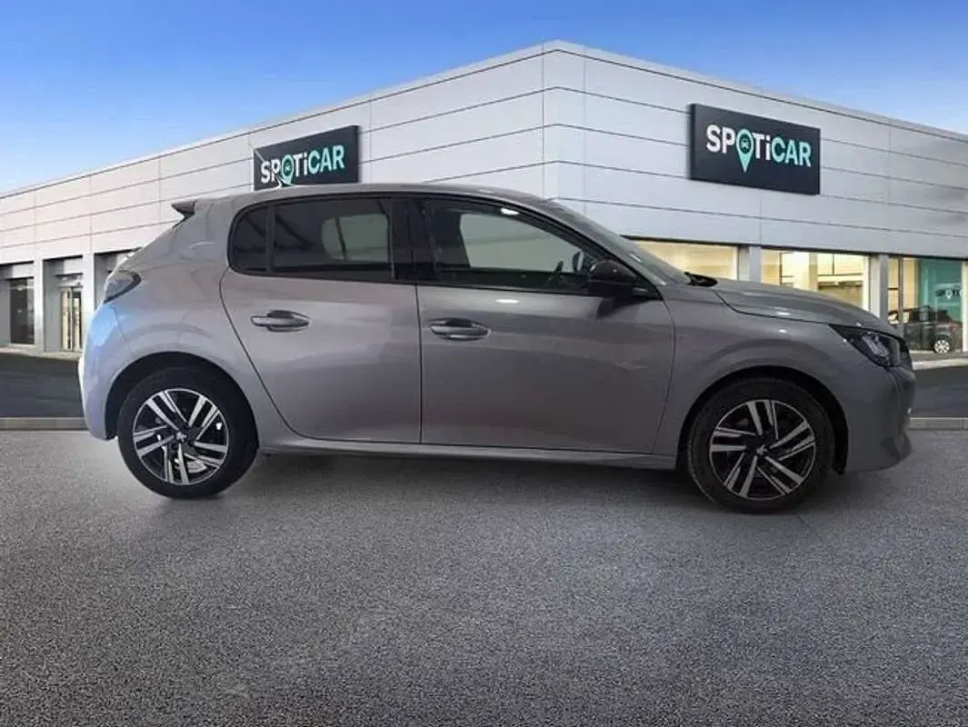 Usado Peugeot 208 Allure 102 CV (75 kW) 2023 Gris Utilitario
