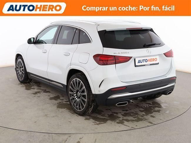 Usado Mercedes GLA200 AMG line 150 CV (110 kW) 2023 Blanco SUV