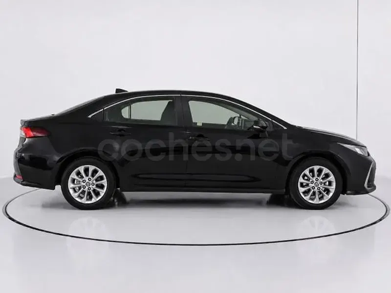 Usado Toyota Corolla Style 140 CV (102 kW) 2023 Blanco Berlina