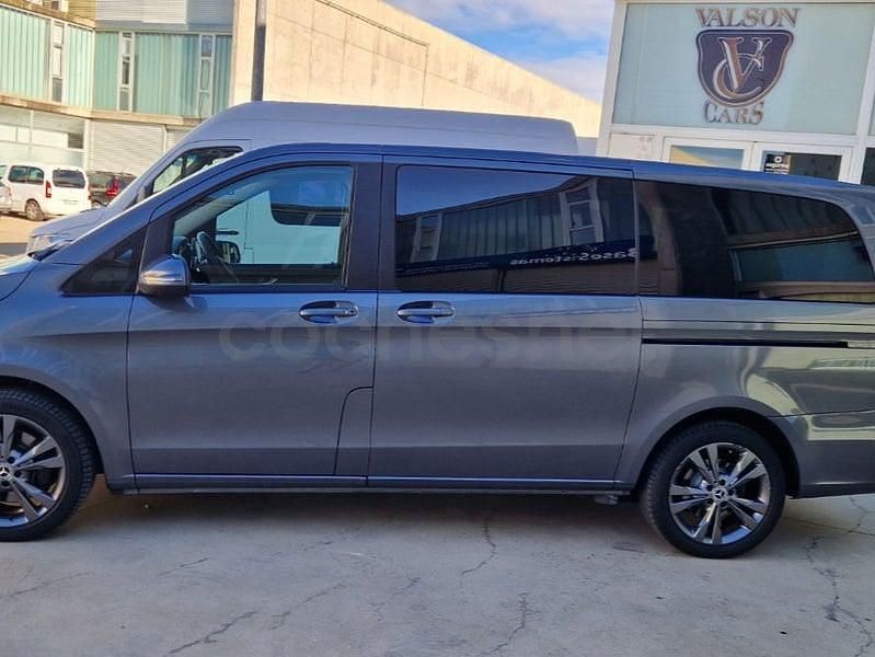Usado Mercedes V220 Exclusive 163 CV (119 kW) 2019 Gris / plata Monovolumen