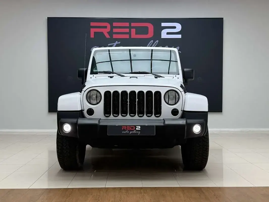 Usado Jeep Wrangler Unlimited Sahara 200 CV (147 kW) 2009 Blanco SUV