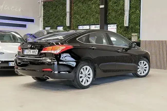 Usado Hyundai i40 GLS 136 CV (100 kW) 2012 Negro Berlina
