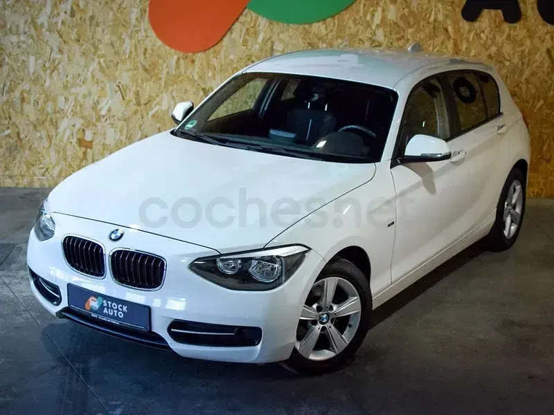 Usado BMW 116 Sport Line 136 CV (100 kW) 2014 Blanco Utilitario