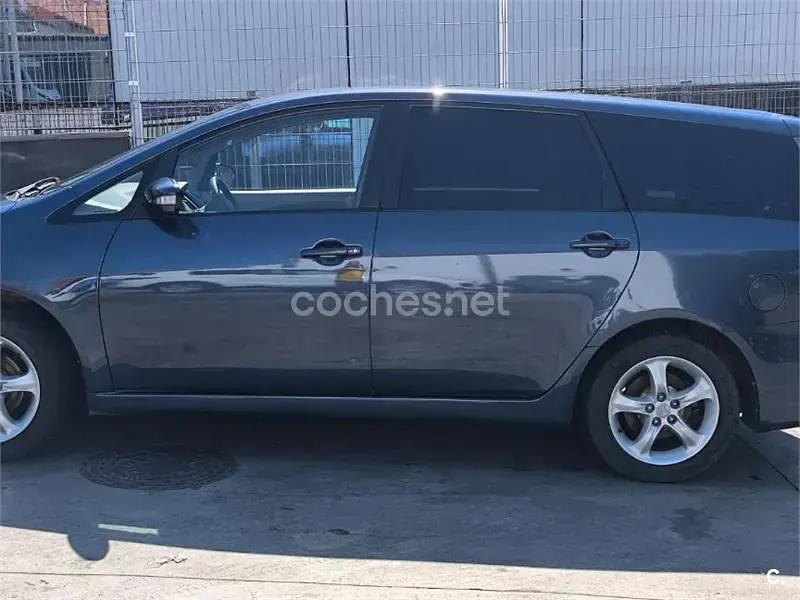 Usado Mitsubishi Grandis Inform 136 CV (100 kW) 2006 Azul Monovolumen