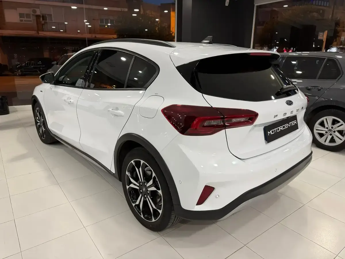 Usado Ford Focus Active X 155 CV (114 kW) 2022 Blanco