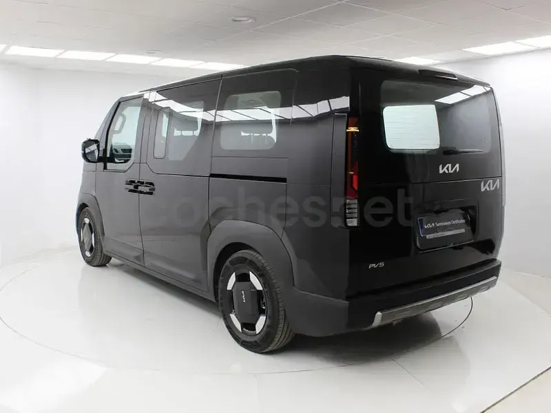 Begagnad Kia PV5 Plus 119 kW (163 HK) 2025 Eléctrico Minibuss