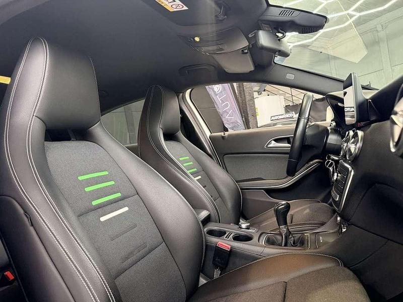 Usado Mercedes A180 109 CV (80 kW) 2017 Blanco Berlina