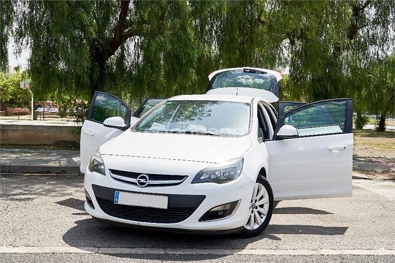 Blanco Usado 2012 Opel Astra Selective Berlina | 4500 € (Precio justo) - Imagen 1/4