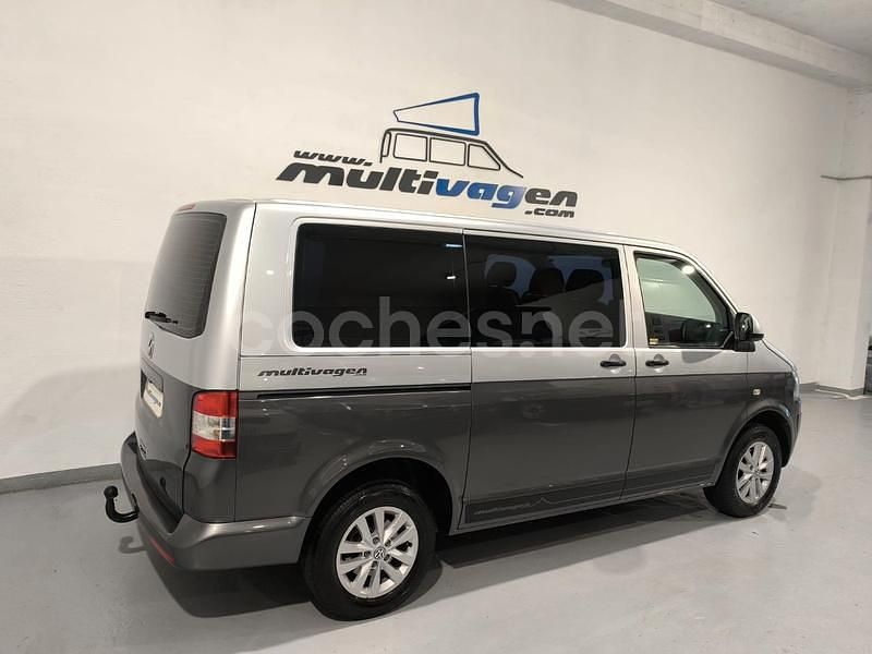 Usado VW Caravelle Comfortline 114 CV (83 kW) 2015 Gris / plata Monovolumen