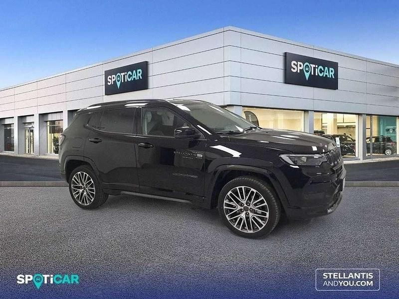 Usado Jeep Compass Summit 131 CV (96 kW) 2025 Negro SUV