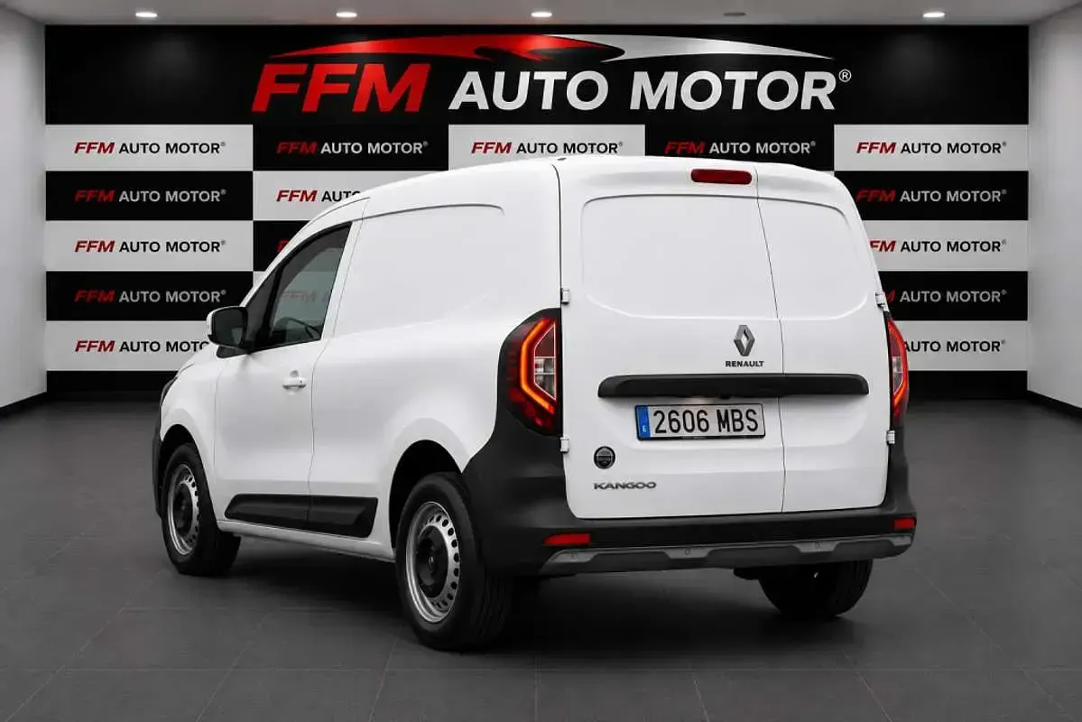Usado Renault Kangoo 95 CV (69 kW) 2023 Blanco Monovolumen