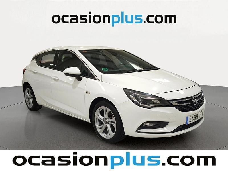 Usado Opel Astra Dynamic 105 CV (77 kW) 2016 Blanco Utilitario