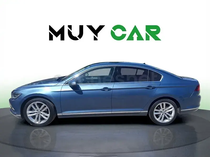 Usado VW Passat Sportline 150 CV (110 kW) 2017 Azul Berlina
