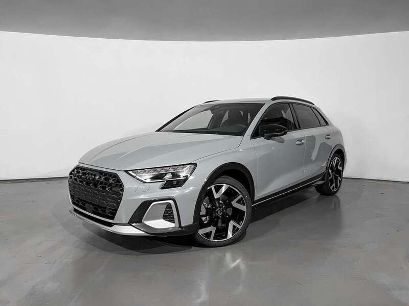 Gris Usado 2024 Audi A3 Ambiente Berlina | 35.190 € (Precio justo) - Imagen 1/4