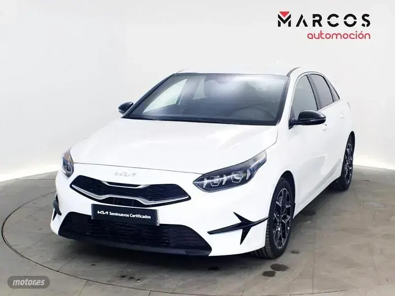 Usado Kia Ceed Style 100 CV (73 kW) 2025 Blanco Utilitario