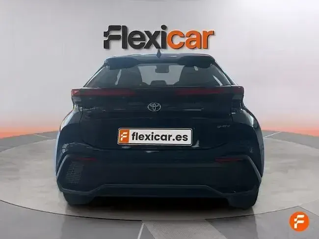Usado Toyota C-HR Active 140 CV (102 kW) 2024 Rojo SUV