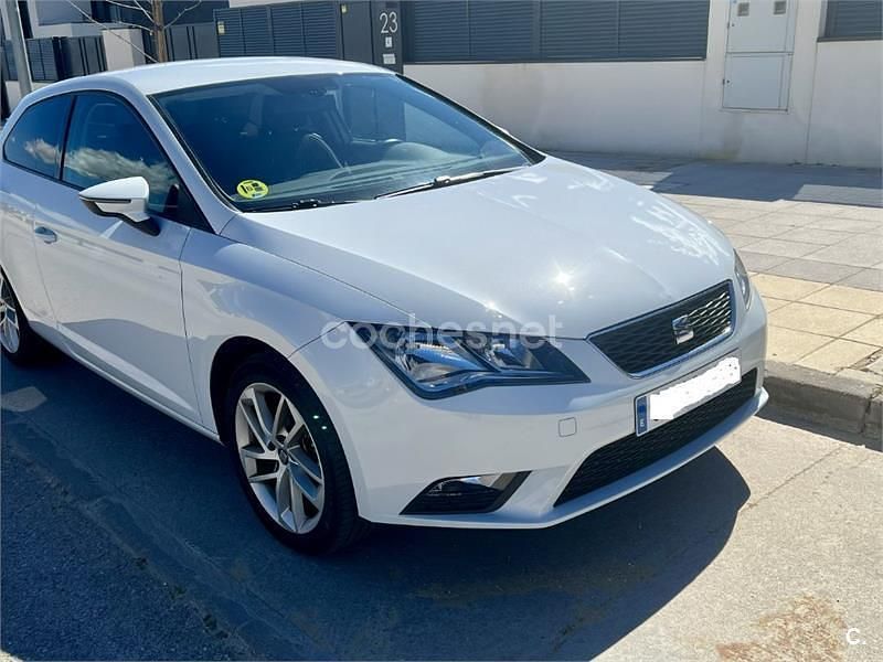 Usado Seat Leon Style 105 CV (77 kW) 2013 Blanco Berlina