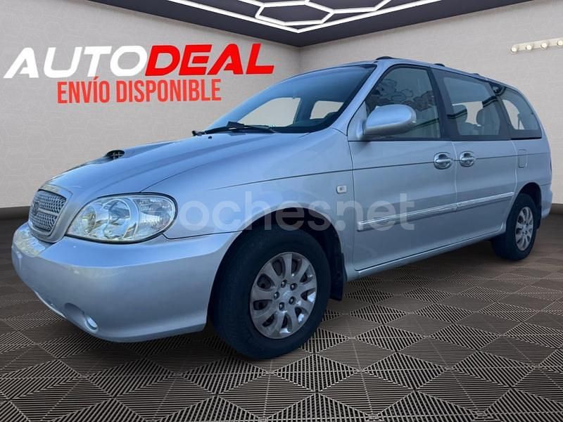 Gris / plata Usado 2005 Kia Carnival LX Monovolumen | 4900 € (Caro) - Imagen 1/4
