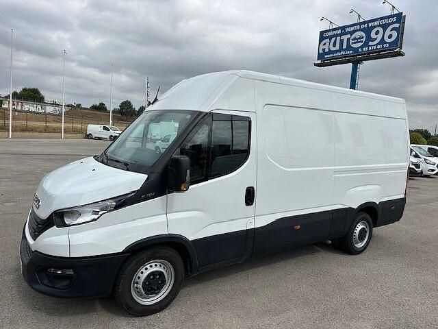Usado Iveco Daily 156 CV (114 kW) 2022 Blanco Berlina