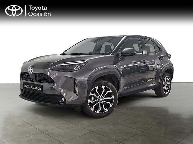 Usado Toyota Yaris Hybrid Active 130 CV (95 kW) 2025 Gris Pickup/Camioneta