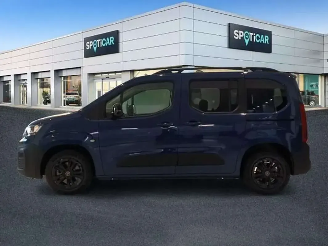 Usado Fiat Doblò 100 kW (136 CV) 2023 Azul Monovolumen