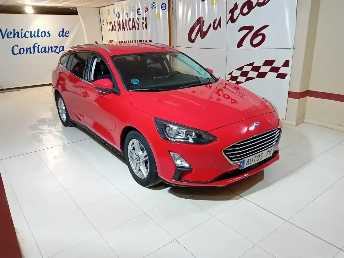 Usado Ford Focus Active 120 CV (88 kW) 2022 Rojo