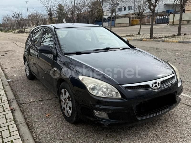 Usado Hyundai i30 Style 115 CV (84 kW) 2008 Negro Berlina