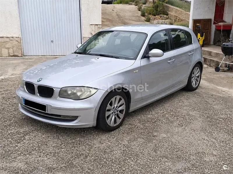 Usado BMW 118 143 CV (105 kW) 2009 Gris / plata Utilitario