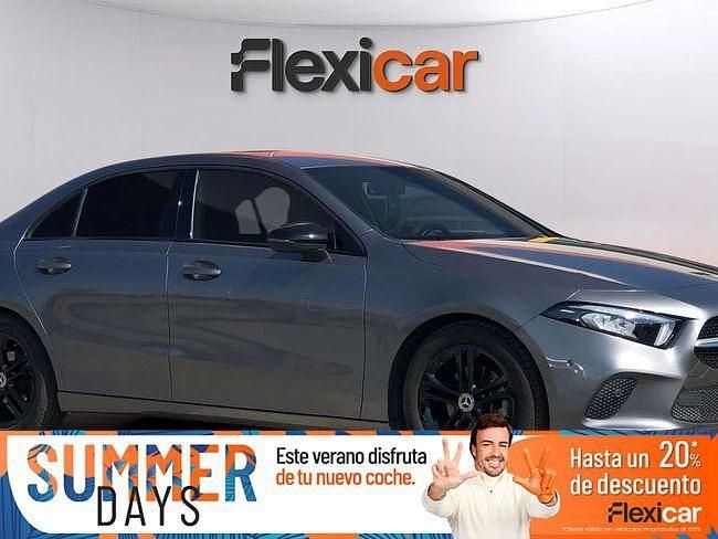Gris / plata Usado 2019 Mercedes A180 Berlina | 24.990 € (Precio justo) - Imagen 1/4