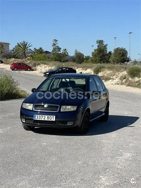 Usado Skoda Fabia Comfort 68 CV (50 kW) 2000 Azul Berlina