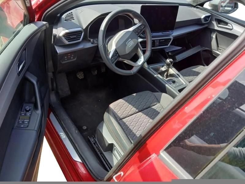 Usado Seat Leon FR 115 CV (84 kW) 2025 Rojo