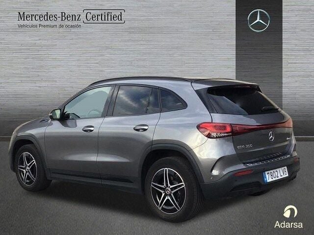 Begagnad Mercedes EQA300 AMG line 167 kW (228 HK) 2021 Grå SUV