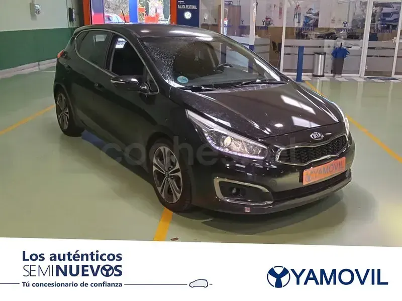 Usado Kia Ceed 120 CV (88 kW) 2016 Negro Utilitario