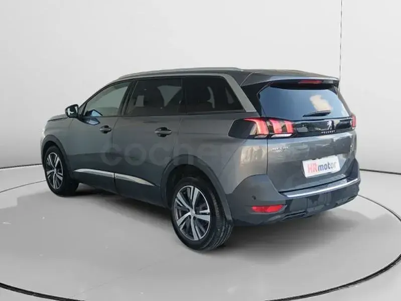 Usado Peugeot 5008 Allure 130 CV (95 kW) 2023 Gris / plata SUV